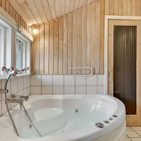 Hjalmar - 400m From The Sea By Interhome *